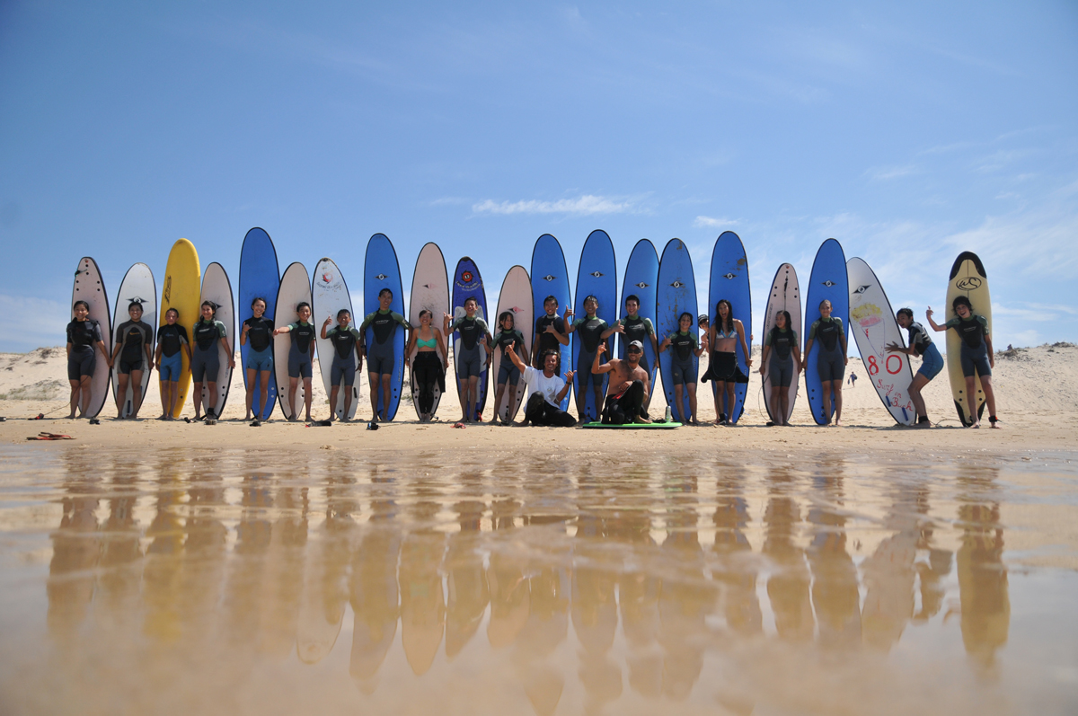 Groupe de surfeurs